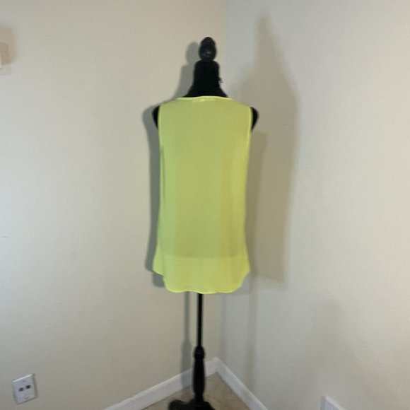 Daniel Rainn bright green tank - Medium - beautiful summery light green - Picture 3 of 4
